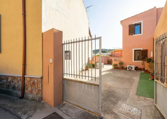 Rosy By Interhome ヴィッラシミーウス